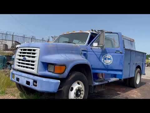 1995 F800 Crew Cab 6 Speed Truck 400 miles to home