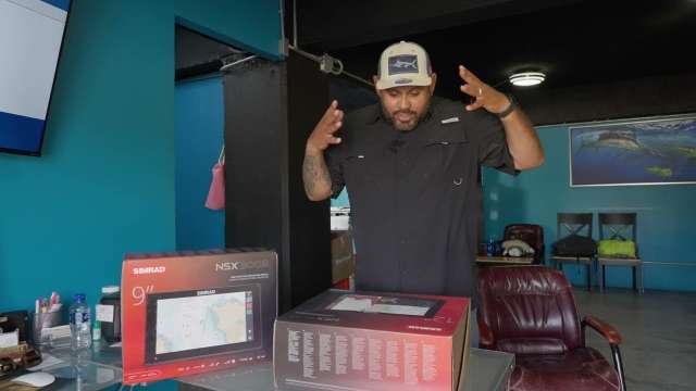Unpacking a new SIMRAD NSX 3012